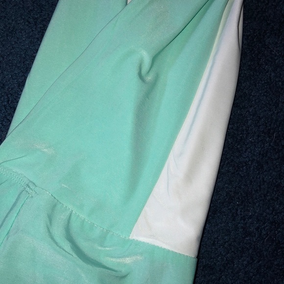 Woman’s Super Plunged Bodysuit - Picture 4 of 4